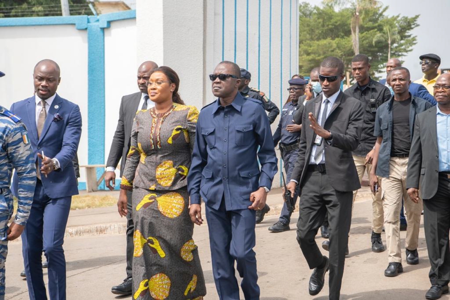 Accident De Yamoussoukro Une Délégation Ministérielle Au Chevet Des Blessés Amadou Koné 4027