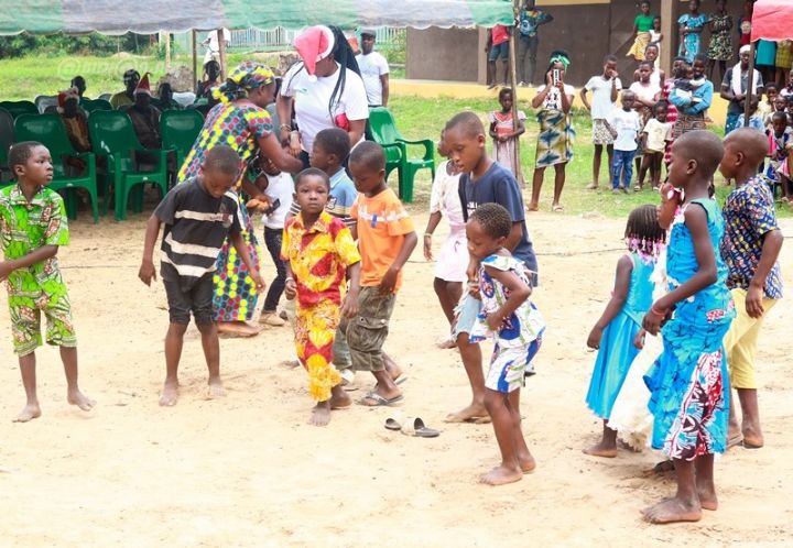 Action sociale : plus de 500 cadeaux offerts aux enfants de Brabogougou et Godiléhiri (Divo)