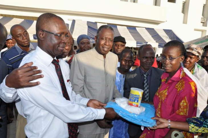 Action de Solidarité : Le Ministre Adama Toungara aux côtés des victimes d’Abobo
