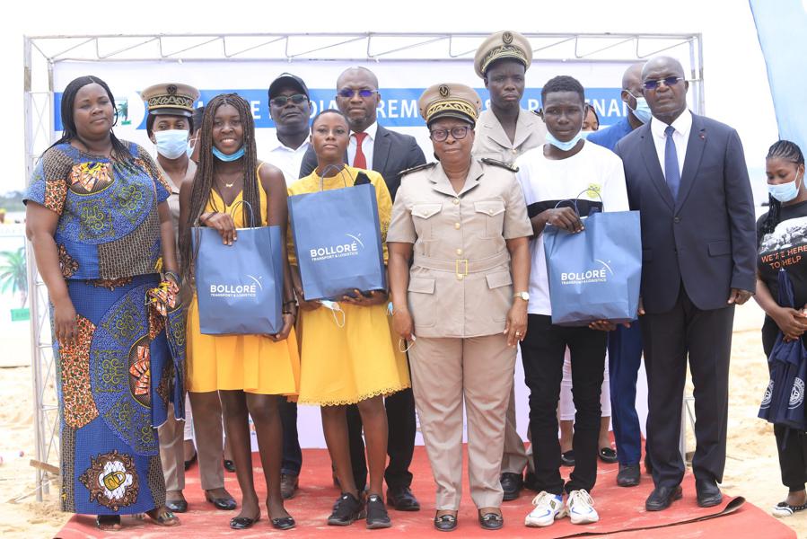 Adiaké: les meilleurs élèves du département récompensés