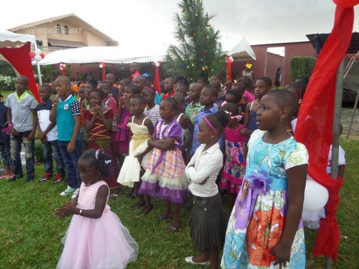 Arbre de Noël au ministère de la Fonction publique : Plus de 600 enfants découvrent la magie de Noël