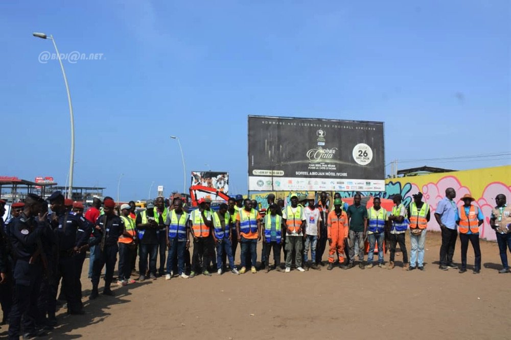 Affichage publicitaire : Amadou Coulibaly lance une vaste opération de démantèlement de 5 000 dispositifs irréguliers