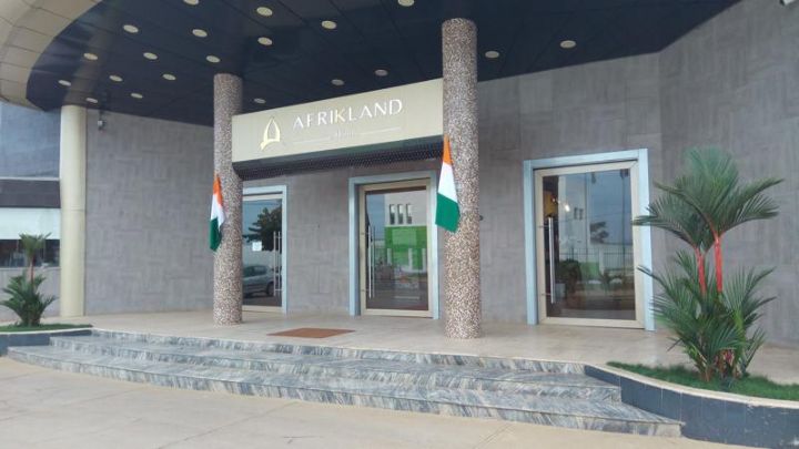 Hôtels & Résidences/ Afrikland Hôtel : Des remises de 30 à 50 mille sur les chambres classique et supérieure