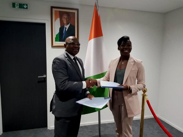 Sensibilisation / Murielle Ahouré aux Cotés du ministère des transports