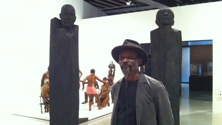L’Ivoirien Jems Robert Koko Bi, une vie sculptée en bois