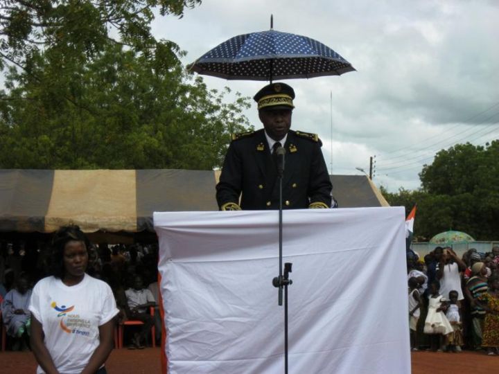 M’bengué 54e anniversaire de l’Indépendance: le préfet  lance un appel à la paix et invite les cadres à la cohésion