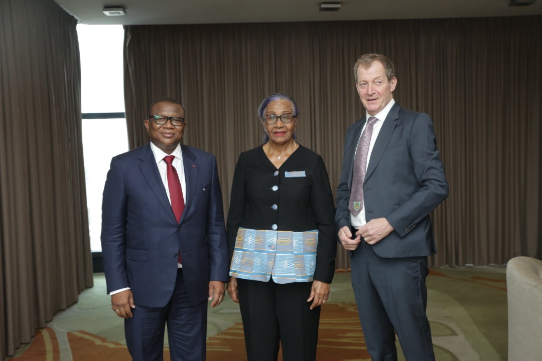 Alastair Campbell, ex-conseiller de Tony Blair, instruit des administrateurs ivoiriens