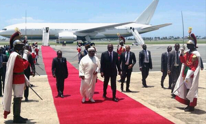 Arrivée à Abidjan du Président Ali Bongo