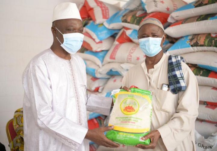 Ramadan 2021/ Amadou Koné sacrifie à la tradition: 80 tonnes de riz et sucre remises aux populations de Bouaké