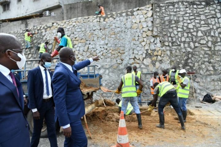 Amédé Kouakou fait l’état des dégâts suite aux dernières pluies sur le réseau routier d’Abidjan