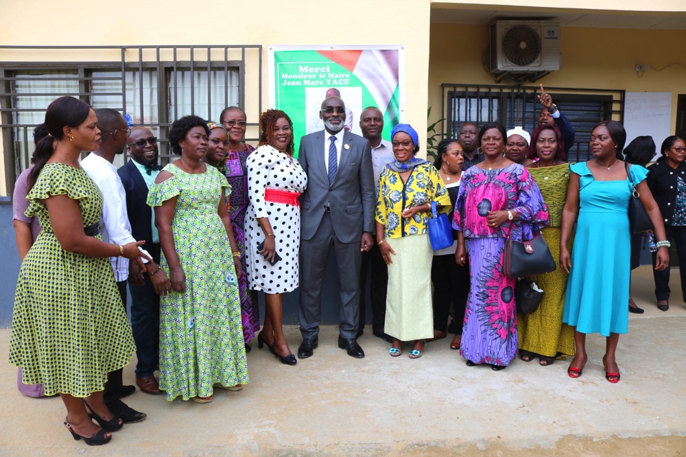 Année scolaire 2024-2025 : le maire Jean-Marc Yacé réhabilite une école primaire à Cocody