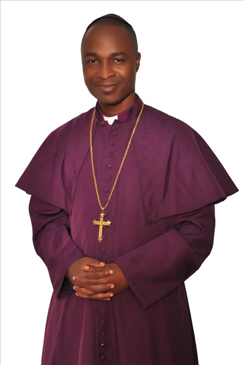 Sortie de livre: le Bishop Stephane Mabéa présente ’’Prières prophétiques pour stopper le calendrier des sorciers’’