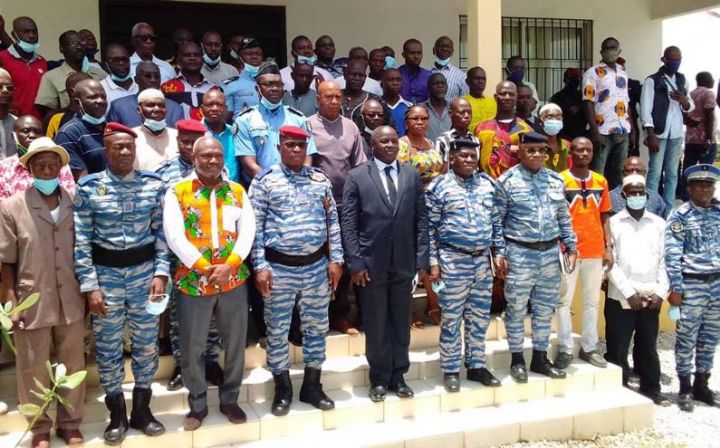 Le Gl Alexandre Apalo Touré aux conducteurs de mototaxi à Bouaké: “Il serait mieux pour lui de ne pas rouler sa moto à compter du 26 avril 2021 si”