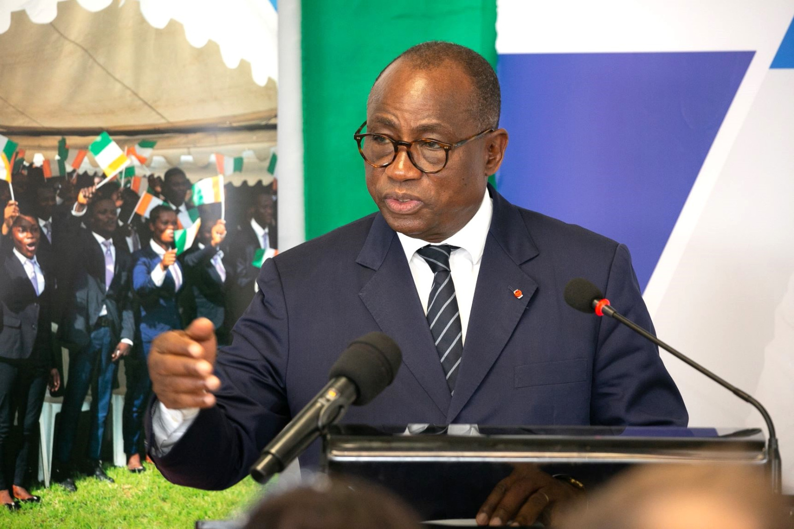 Approche par Compétence/Formation professionnelle en transport-logistique-transit : des formateurs des Lycées professionnels commerciaux de Cocody et de Treichville 1 formés en France, évalués