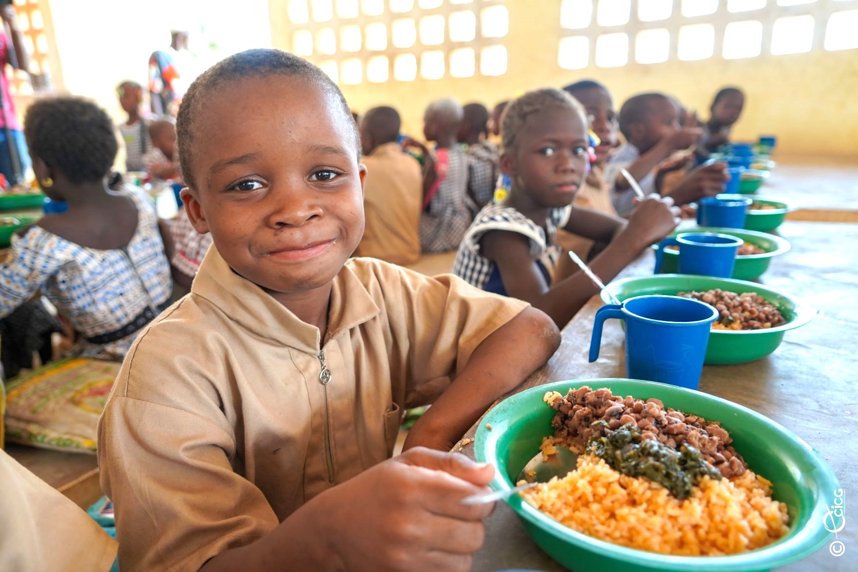 Approvisionnement des cantines scolaires : 4 099 tonnes de vivres acquises et distribuées pour un coût de 3,3 milliards FCFA à fin décembre 2024