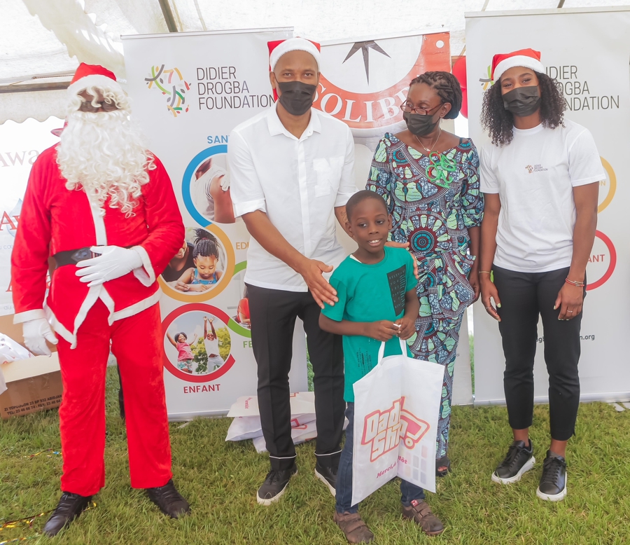 Arbre de Noël : SOLIBRA donne de la joie aux enfants