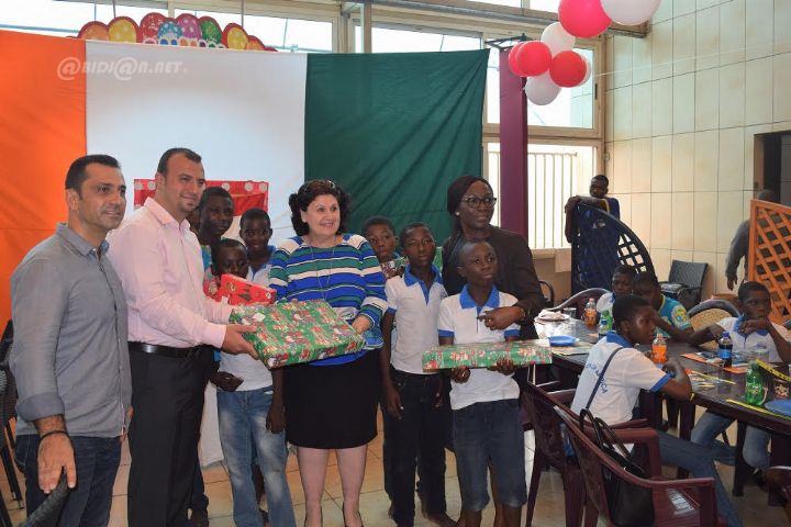 Arbre de Noël/ Des jouets pour “ la Cause des enfants“ : les pensionnaires de la Case des enfants ont passé des moments de plaisir