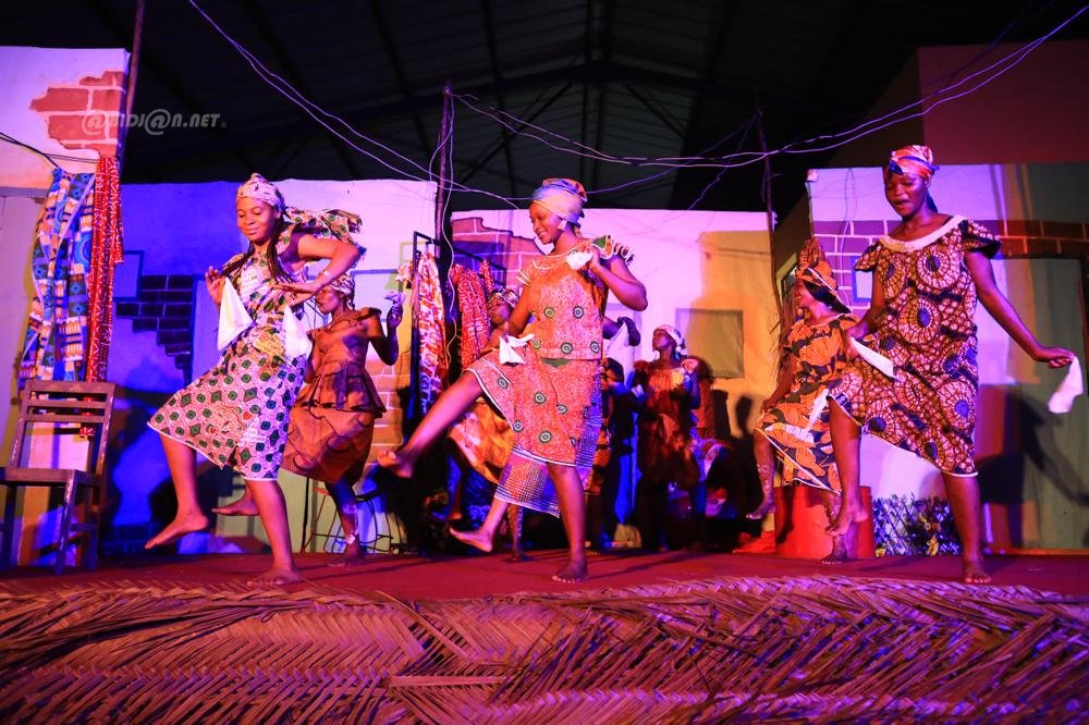 Culture et Société/Théâtre en milieu rural: 