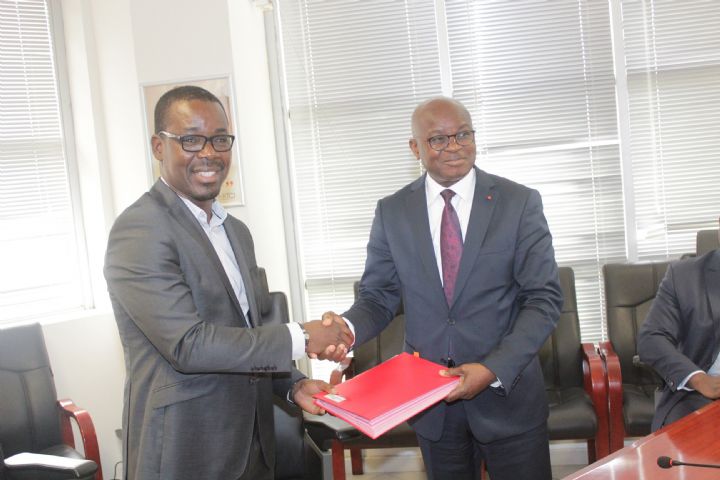 Signature à Abidjan d’une Charte de fonctionnement du point d’échange internet national