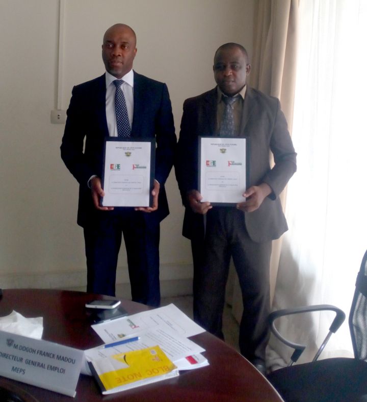 Promotion des couches vulnérables : La Direction Générale de l’Emploi et la Fédération Ivoirienne de la Franchise signent une convention de partenariat