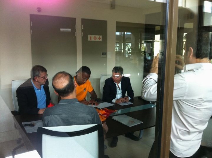 Transfert de Drogba à Galatasaray : Shanghai remet le contrat en cause