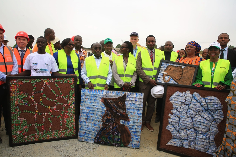 Assainissement : le ministre Bouaké Fofana et une délégation de la Banque mondiale visitent les ouvrages du PARU à Abobo Anonkoua Kouté et N’Dotré