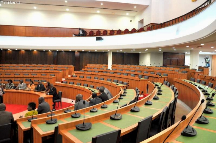 Côte d`Ivoire : 15 projets de loi sur la table des députés