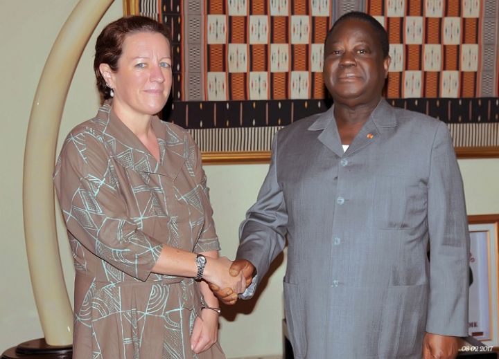 L’Ambassadrice de la Grande-Bretagne et Bédié parlent de coopération