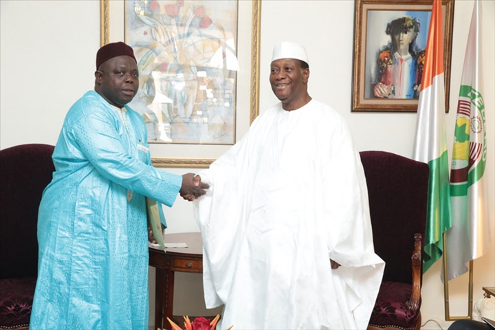 Le Chef de l’Etat a reçu deux Emissaires du Président de la Gambie