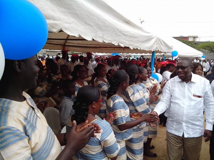 Treichville/ Finale du Concours de Chant Chrétien : Francois Albert AMICHIA communie avec ses coreligionnaires