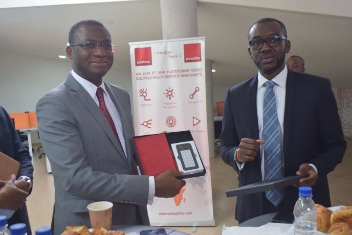 Visite dans les rédactions : Le Ministre Sidi Touré échange avec le personnel de PIXAFRICA