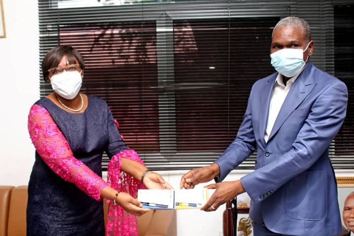 Covid-19: la BASE fait don d’insuline à la clinique du diabète du CHU de Treichville d’Abidjan