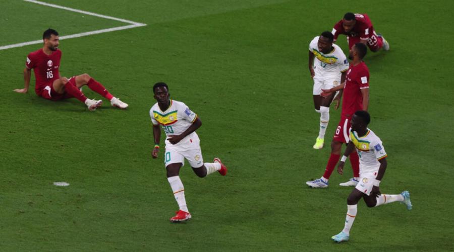 Coupe du monde 2022: le Sénégal se relance et enfonce le Qatar