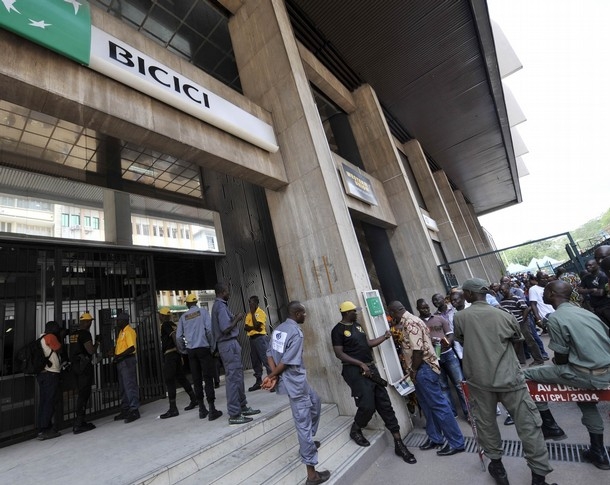 Prétendue réouverture des banques - Rien que du bluff