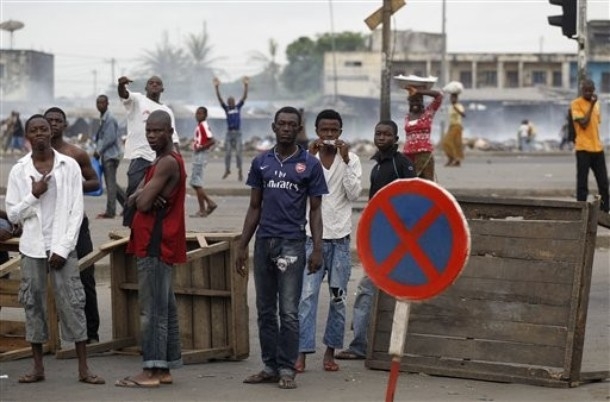 Rencontre Africaine pour la Défense des Droits de l’Homme / Côte d`Ivoire : la stratégie du moi ou le chaos du président Gbagbo ou la rwandisation en cours