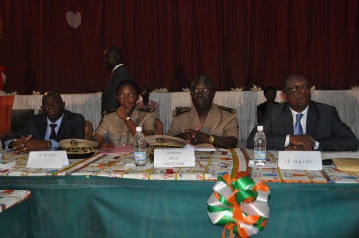 2ème  réunion du conseil municipal de Grand Bassam: Ezaley annonce le bitumage de plusieurs artères