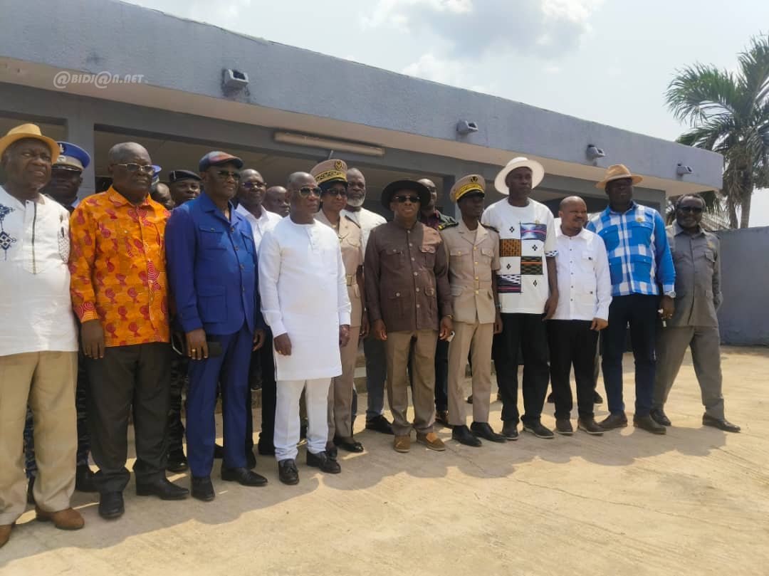 Bettié: les jeunes et les forces de l'ordre font la paix 