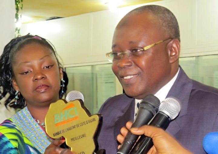 Meilleure IFD Africaine: La BHCI reçoit le trophée de l’AIAFD à Kigali