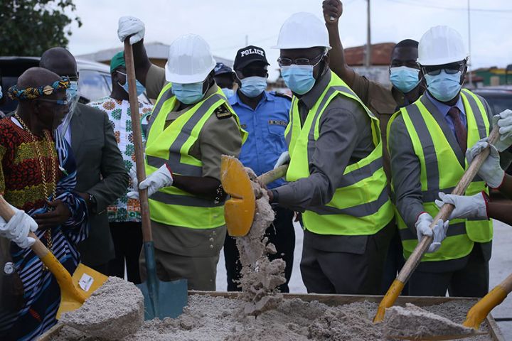 Béoumi : Le ministre Sidi Touré lance les travaux de construction de la voirie urbaine