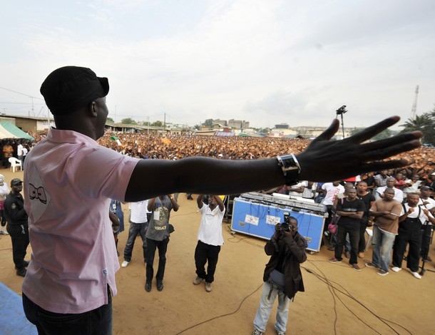 Le camp Gbagbo appelle les jeunes à rejoindre l`armée