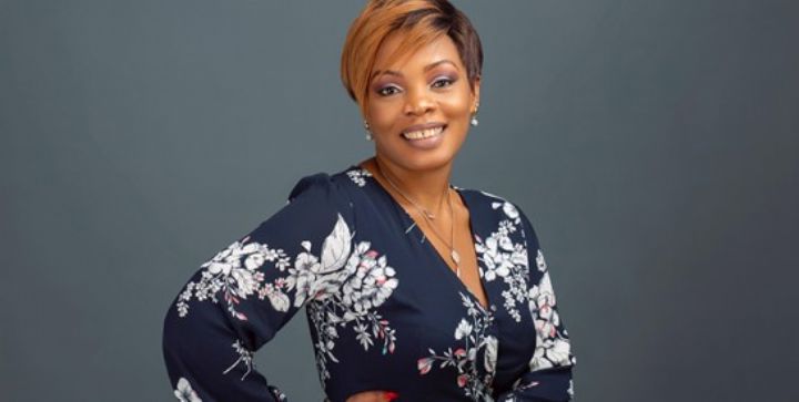 Myranda Dekou, spécialiste en dermo-esthétique: “le maquillage participe à l’épanouissement et à l’estime de soi.”