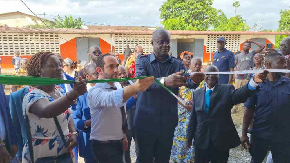 Bonoua-Sarcelles-Fondation Orange- ONG Europe-Bassam : Une Salle ...