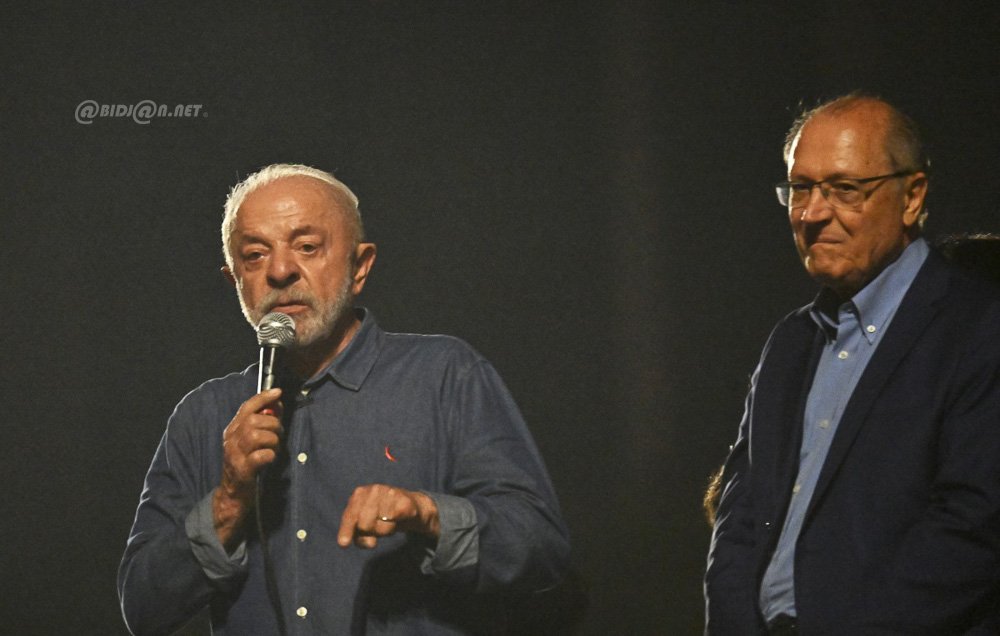 Brésil : la réélection de Lula saluée dans le monde, contestée par Bolsonaro