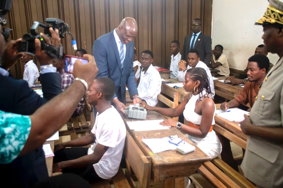 Brevet de Technicien supérieur (BTS), session 2024 : le ministre Adama Diawara lance les épreuves écrites à Yamoussoukro pour 55 321 candidats