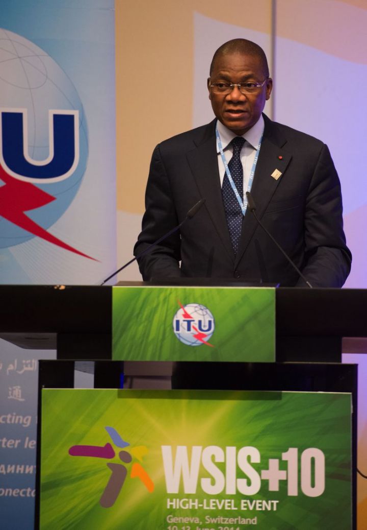 Redynamisation de la Poste de Côte d’Ivoire : le ministre Bruno Nabagné Koné visite le Tri Postal