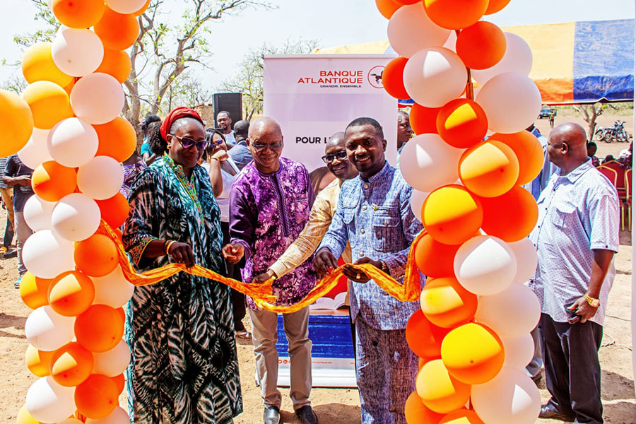 Burkina Faso : Banque atlantique fait un don de deux salles de classe modernes à l’école publique Poun Nord