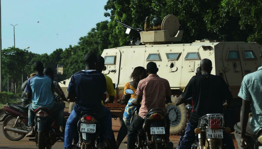 Burkina Faso: des tirs dans la capitale, «aucune institution de la République inquiétée» (Défense)