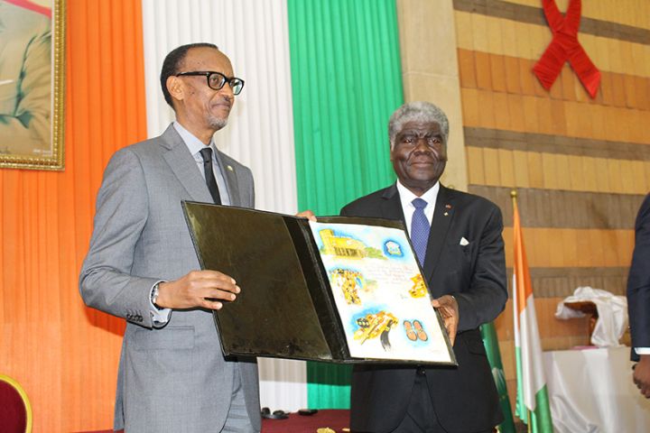 Paul Kagamé élevé au rang de citoyen d’honneur de la ville d’Abidjan