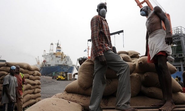 Arrêt des exportations de Côte d`Ivoire: le cours du cacao bondit
