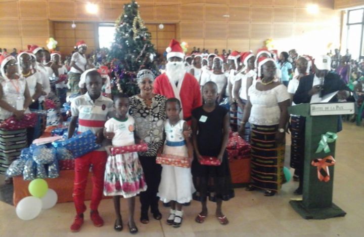 Les meilleurs élèves de Daoukro reçoivent des cadeaux d’Henriette Konan Bédié